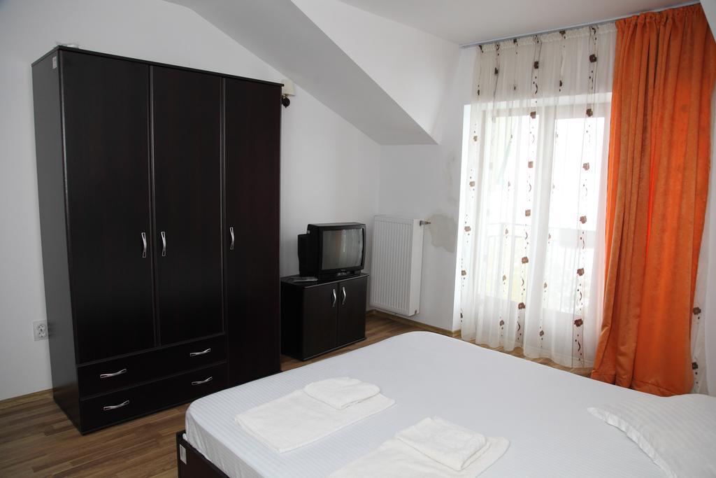 Hotel Rodiv Gaesti Exterior photo